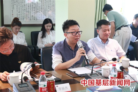 華春藥業(yè)與全國省級總經(jīng)銷商簽署合作協(xié)議 華春藥業(yè)與全國省級總經(jīng)銷商簽署合作協(xié)議